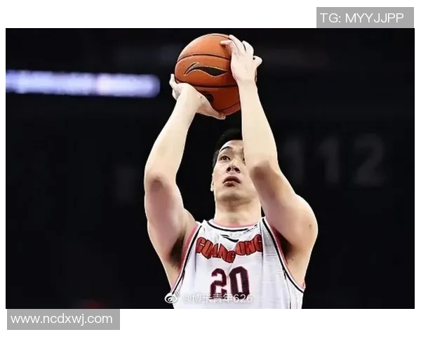 任骏飞领衔新赛季篮球盛宴展现拼搏精神与团队协作的完美结合 任骏飞领衔新赛季篮球盛宴展现拼搏精神与团队协作的完美结合